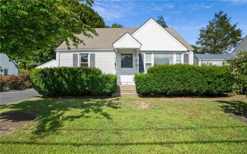 36 Westhill Drive, Cranston, RI 02920, USA