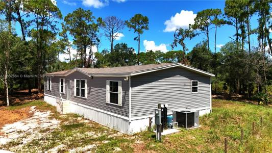 881 Woodland Blvd, Clewiston, Florida 33440, USA