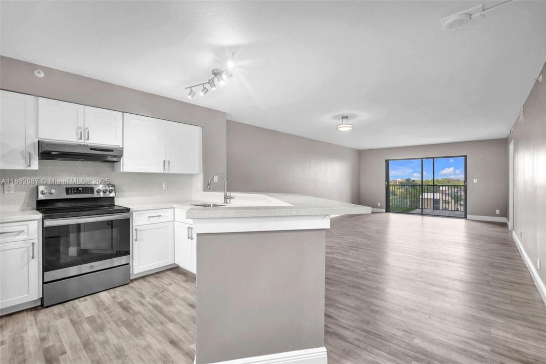2112 S Cypress Bend Dr 802, Pompano Beach, 佛罗里达州 33069, 美国