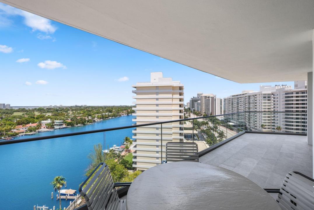 5500 Collins Avenue 1401, TOWERHOUSE, Miami Beach, Florida 33140, Estados Unidos