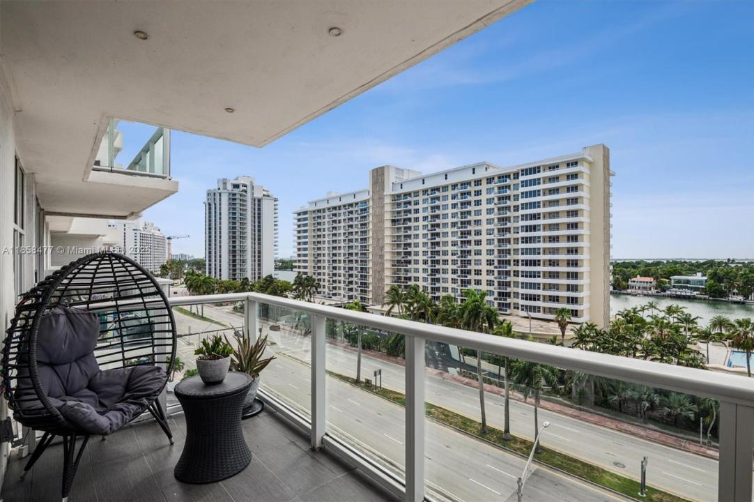 5601 Collins Ave 820, Miami Beach, Floryda 33140, USA