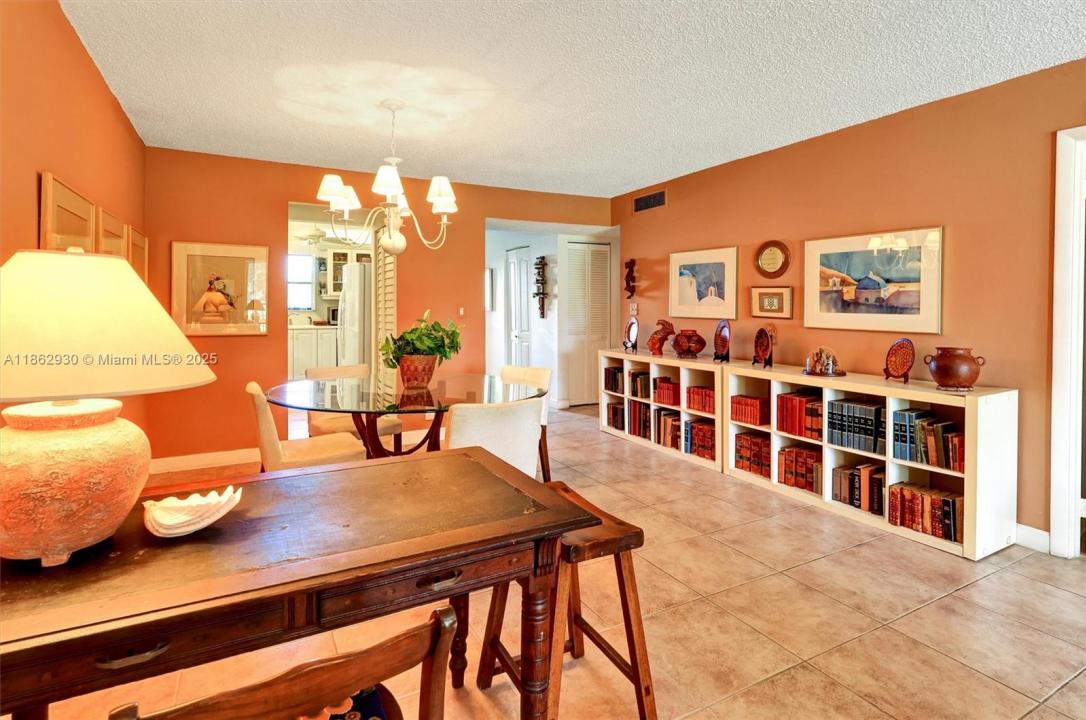 5860 NW 44th St 214, Lauderhill, Floryda 33319, USA