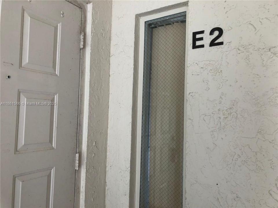 1102 Green Pine Blvd E2, West Palm Beach, Florida 33409, USA