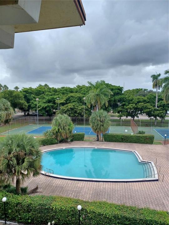 11925 NE 2nd Ave B414, North Miami, Floryda 33161, USA