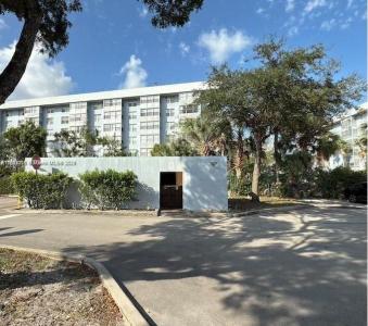 4271 NW 5th St 108, Plantation, Florida 33317, USA