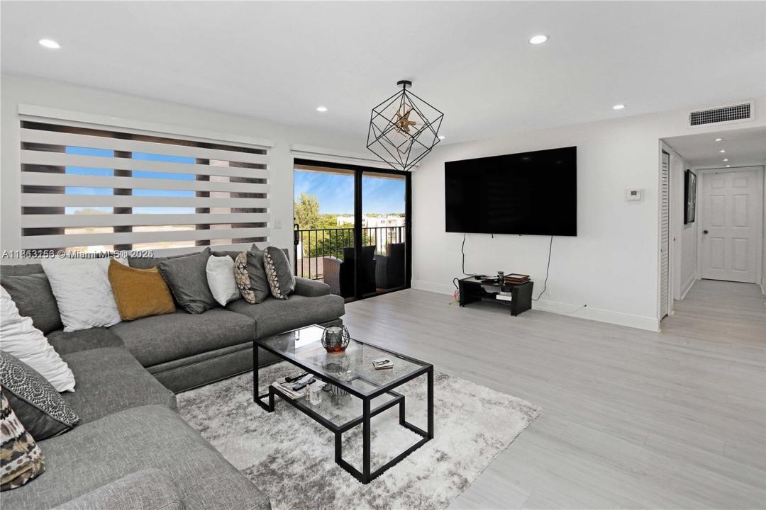 14203 SW 66th St 503, Miami, Florida 33183