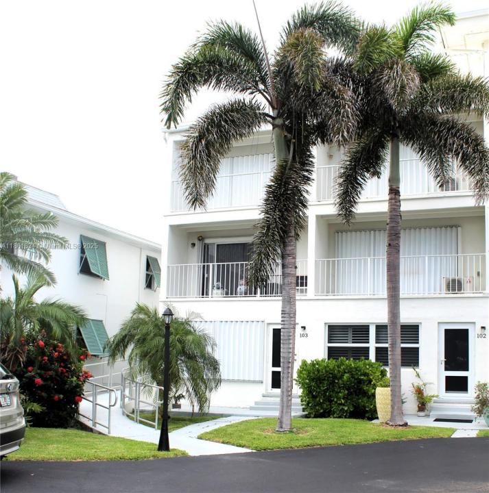 4001 S Ocean Blvd 103, South Palm Beach, Florida 33480, Estados Unidos