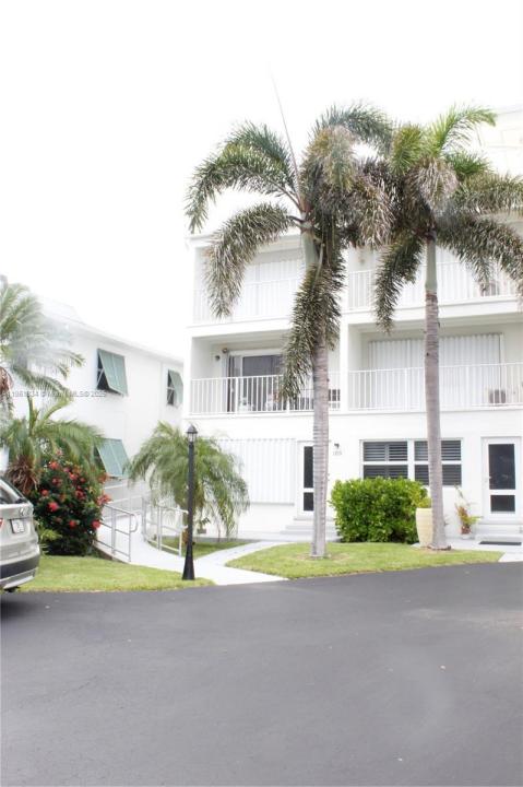 4001 S Ocean Blvd 103, South Palm Beach, Florida 33480, Estados Unidos