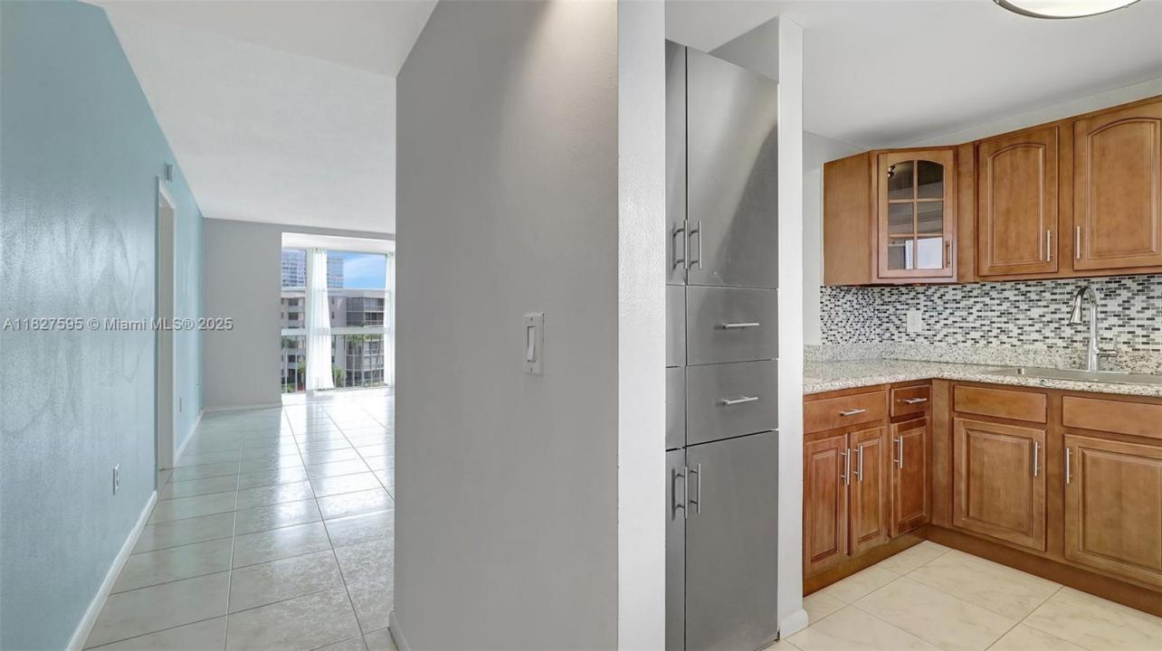 2905 Point East Dr L514, Aventura, Floride 33160, États-Unis