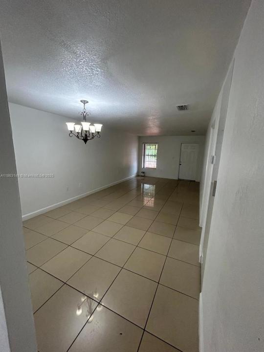 1200 SW 30th Ave 1200, Miami, Florida 33135, Estados Unidos