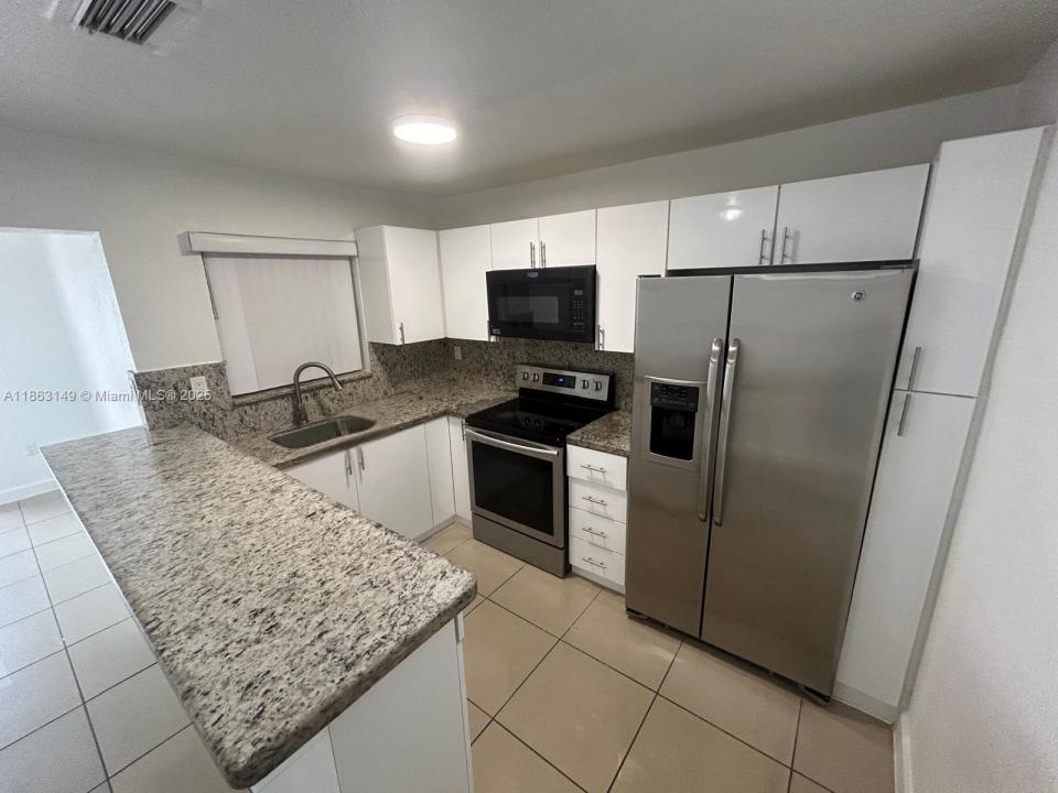 1200 SW 30th Ave 1200, Miami, Florida 33135, Estados Unidos