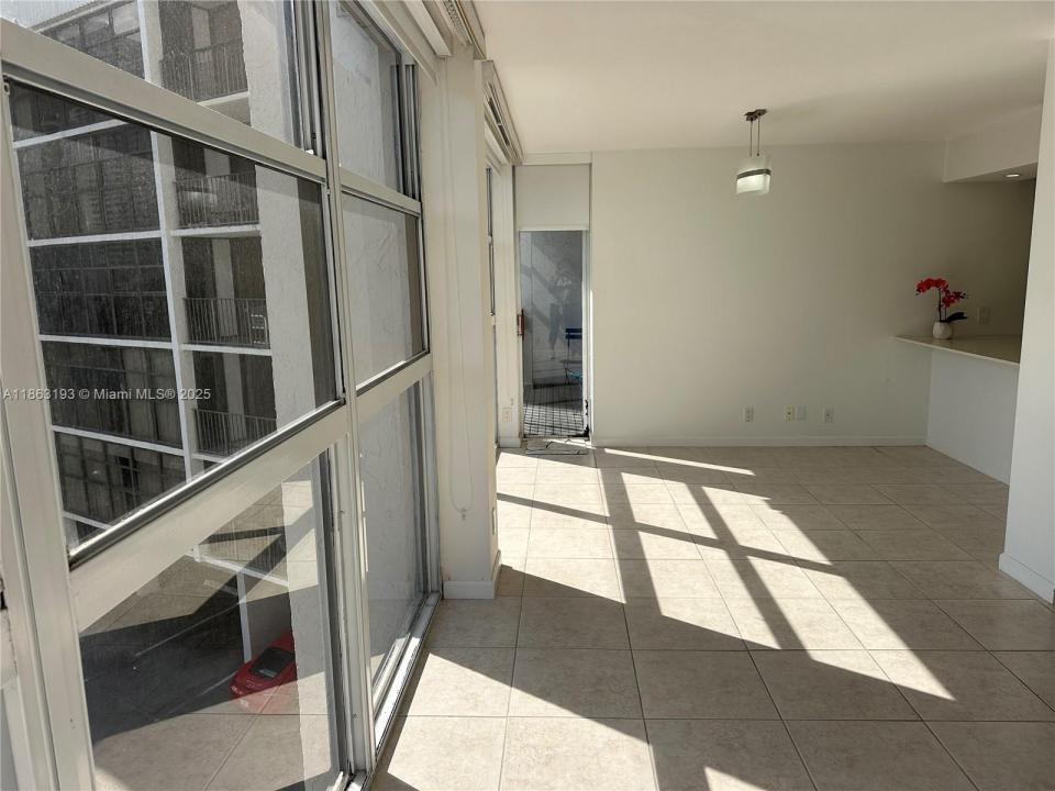 400 Leslie Dr 402, Hallandale Beach, Florida 33009