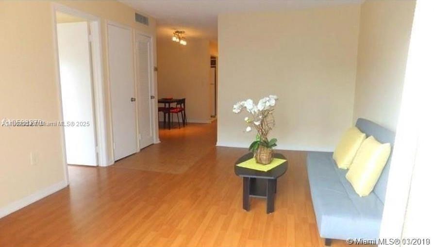 3582 NE 171st St 203, North Miami Beach, 佛罗里达州 33160, 美国