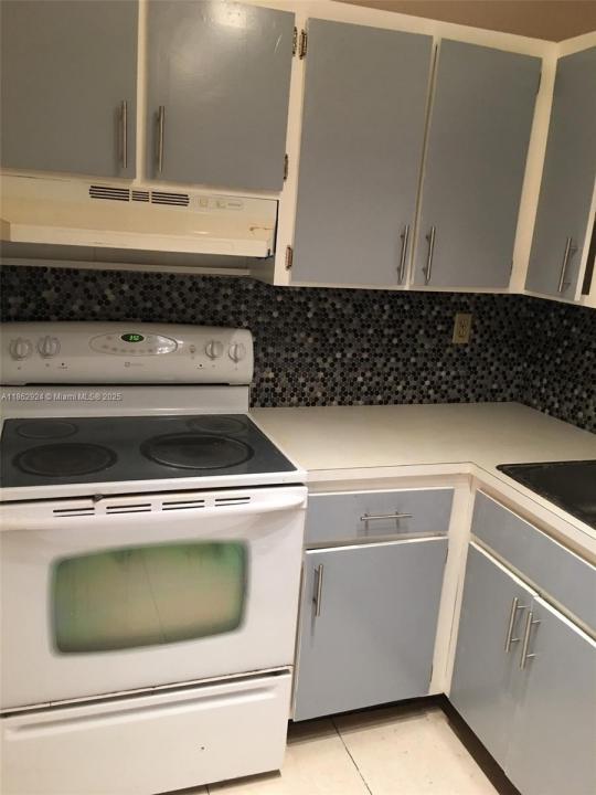 3582 NE 171st St 203, North Miami Beach, 佛罗里达州 33160, 美国