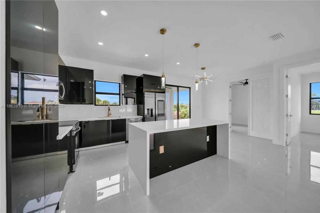 3821 NW 38th AVE, Cape Coral, フロリダ 33993, アメリカ合衆国