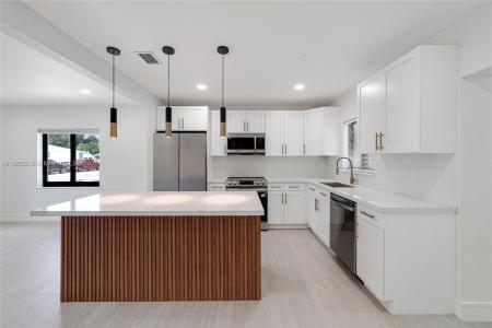 1321 NW 44th St, Miami, Florida 33142, USA