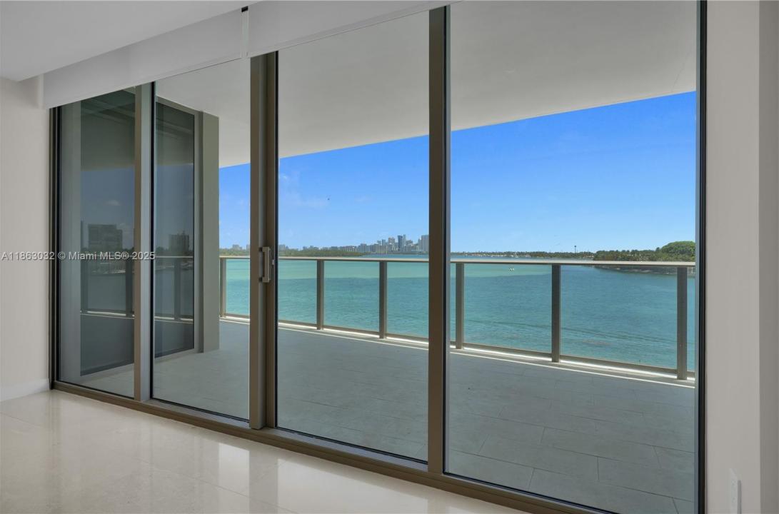 1135 103 505, Bay Harbor Islands, Florida 33154