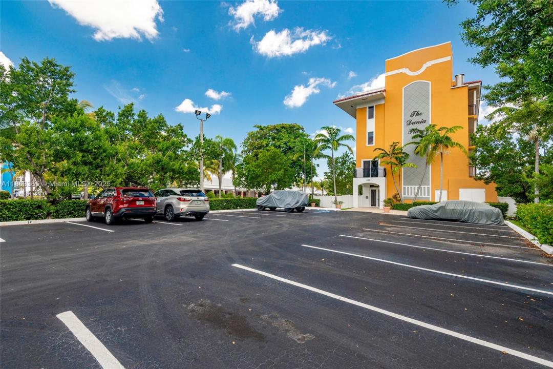 555 E Dania Beach Blvd 9, Dania Beach, Florida 33004, Stati Uniti