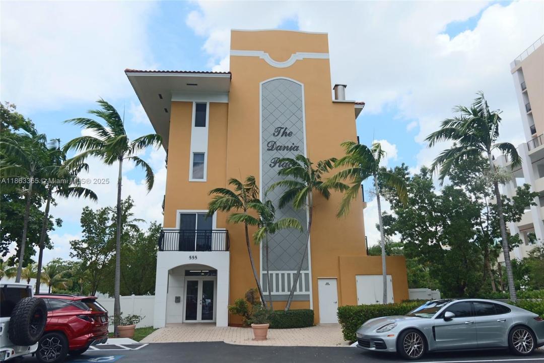 555 E Dania Beach Blvd 9, Dania Beach, Florida 33004, Stati Uniti