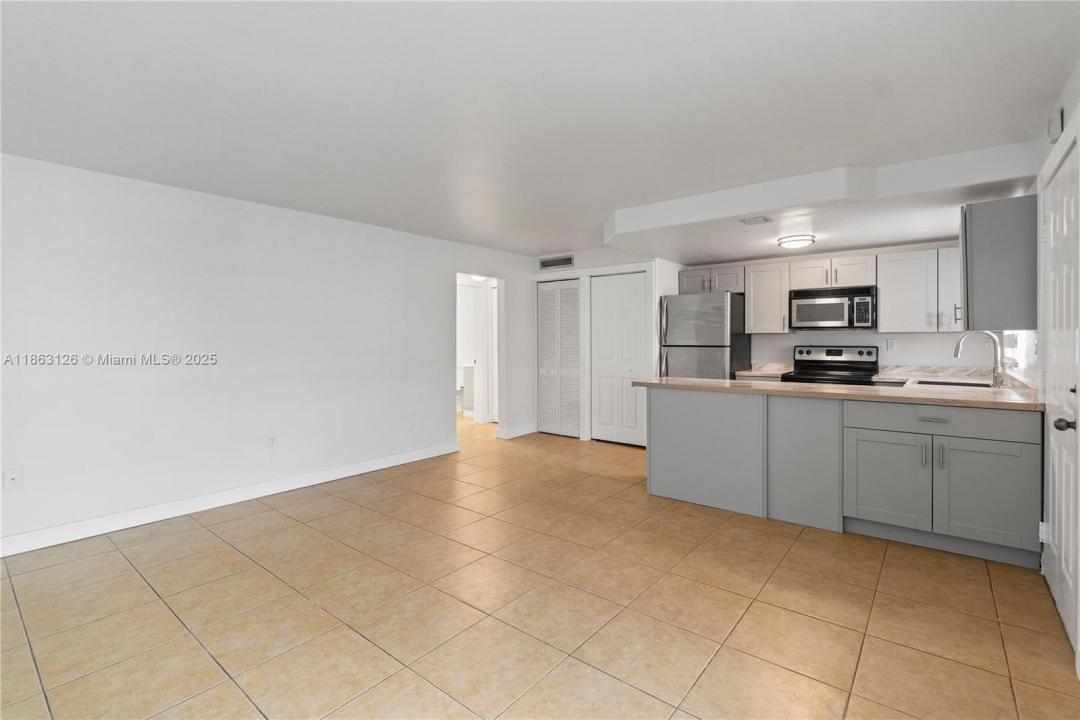 3101 SW 27th Ave 102, Miami, Florida 33133, HOA KỲ