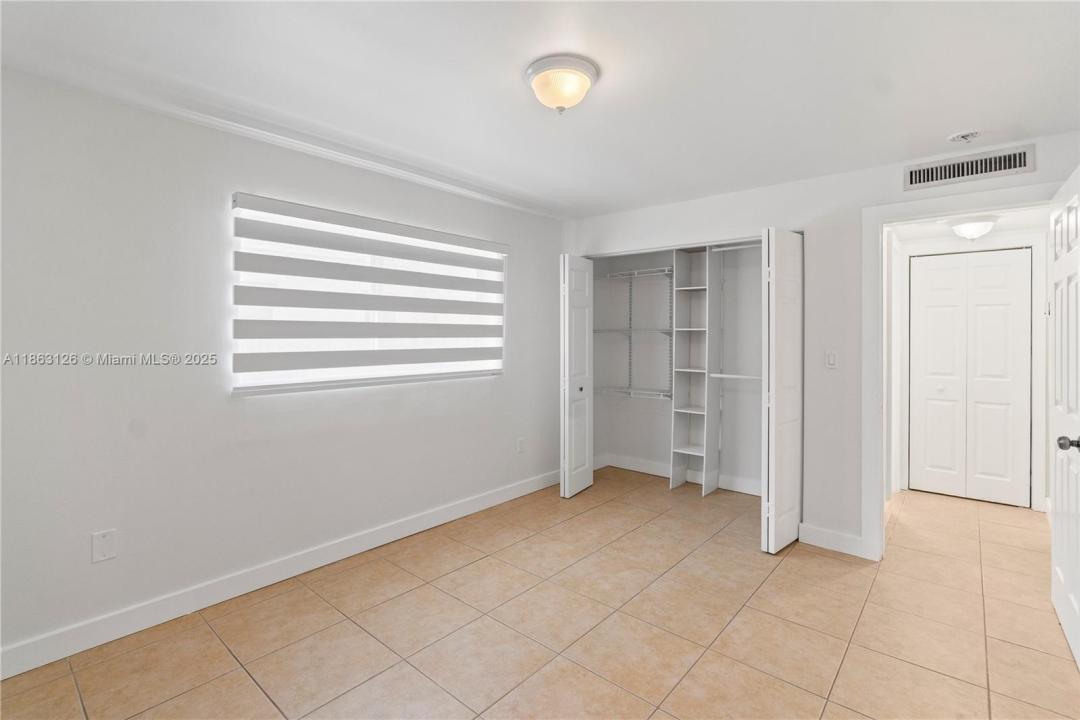 3101 SW 27th Ave 102, Miami, Florida 33133, HOA KỲ