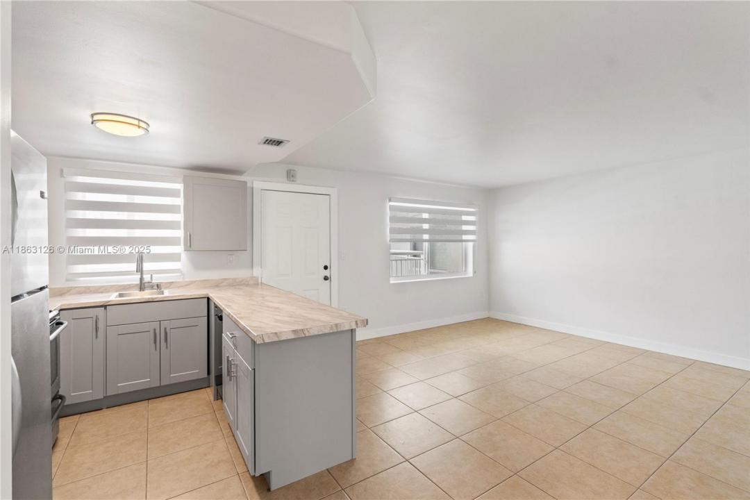 3101 SW 27th Ave 102, Miami, Florida 33133, HOA KỲ
