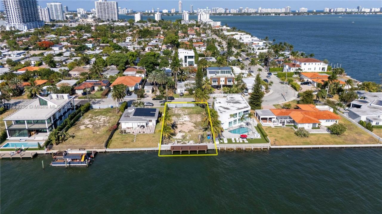 7508 W Treasure Dr, North Bay Village, Floride 33141, États-Unis