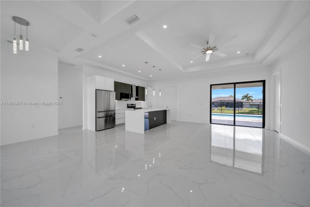 2318 NW 30TH TER, Cape Coral, フロリダ 33993, アメリカ合衆国