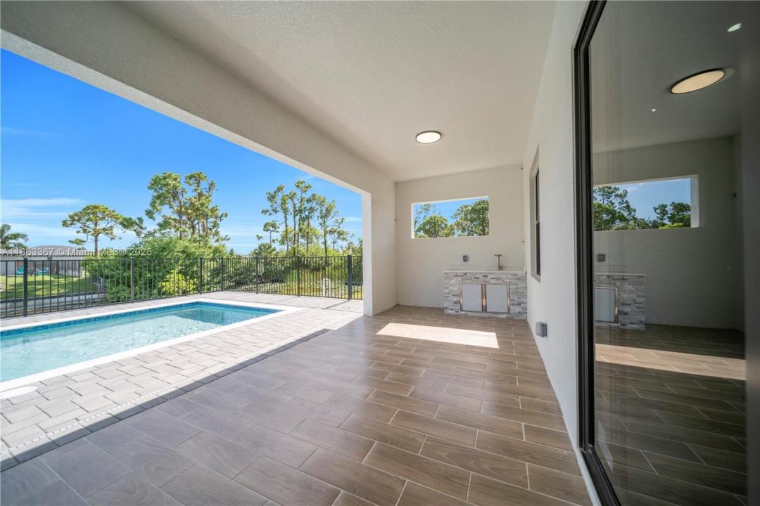 2318 NW 30TH TER, Cape Coral, フロリダ 33993, アメリカ合衆国