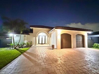 15750 SW 90th Ave, Palmetto Bay, Florida 33157, USA