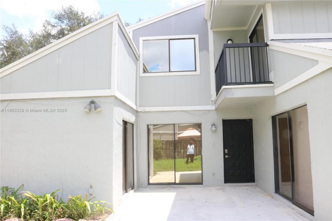617 NW 132nd Ter 617, Plantation, Flórida 33325, Estados Unidos