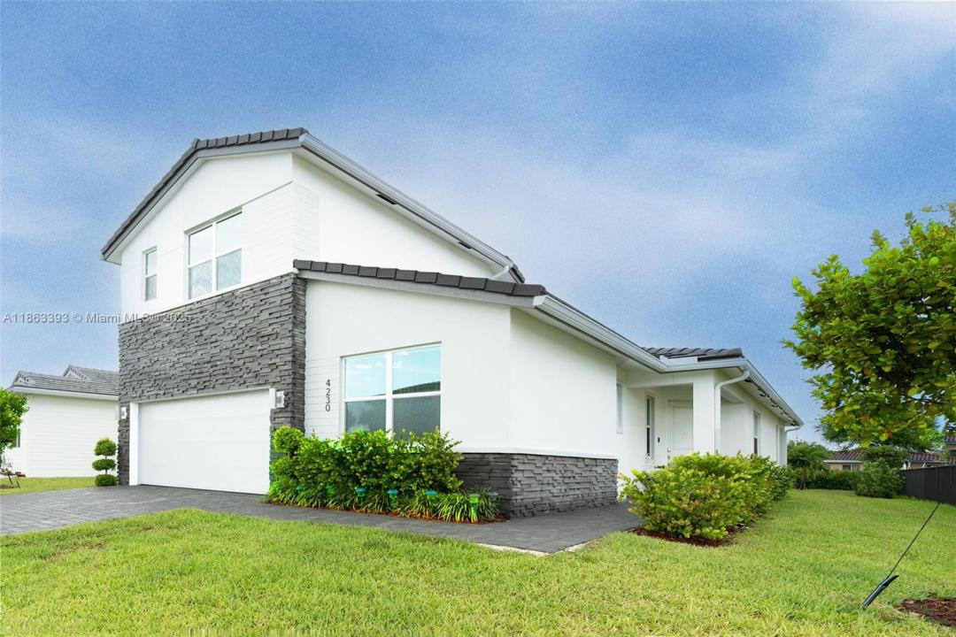 4230 Rosa Dr, Deerfield Beach, Floryda 33064, USA