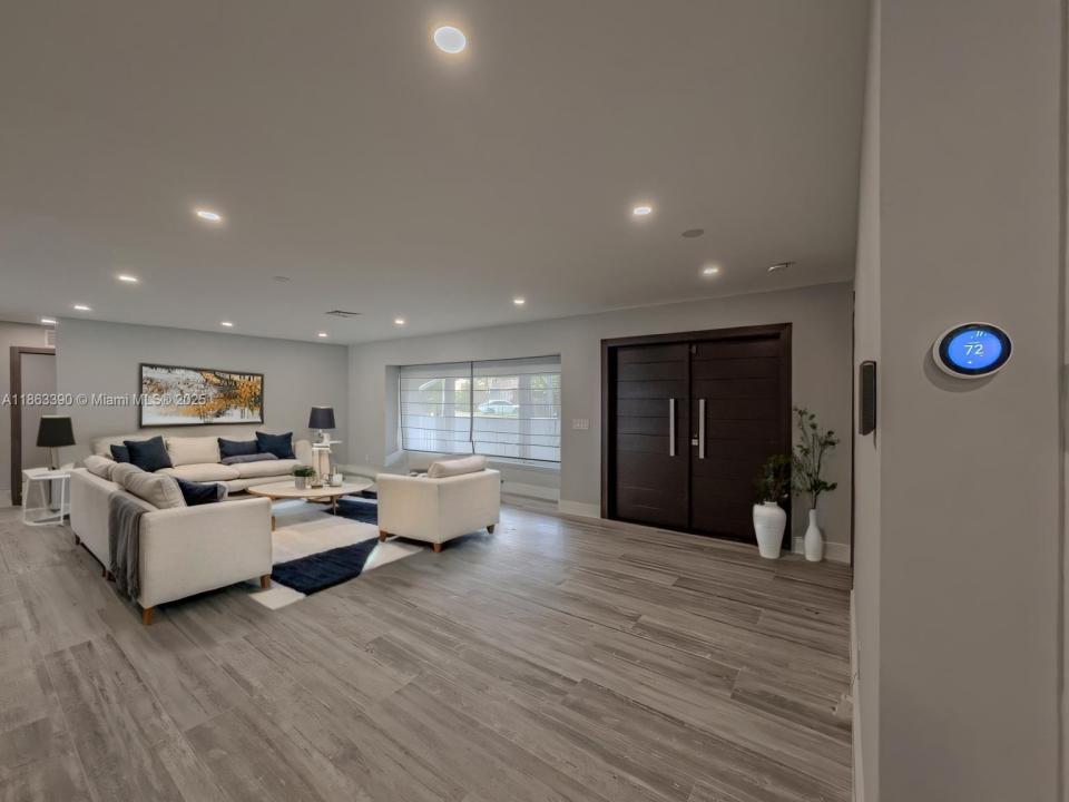 20405 NE 22nd PL, Miami, Florida 33180
