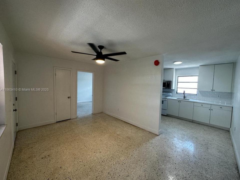 458 SW 9th St 7, Miami, فلوريدا 33130, الولايات المتحدة