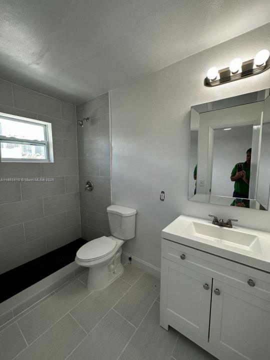 458 SW 9th St 7, Miami, فلوريدا 33130, الولايات المتحدة
