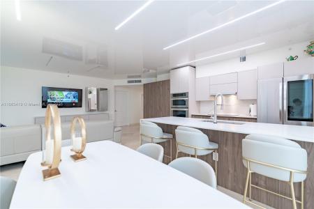 17555 Atlantic Blvd 508, Sunny Isles Beach, Florida 33160, USA