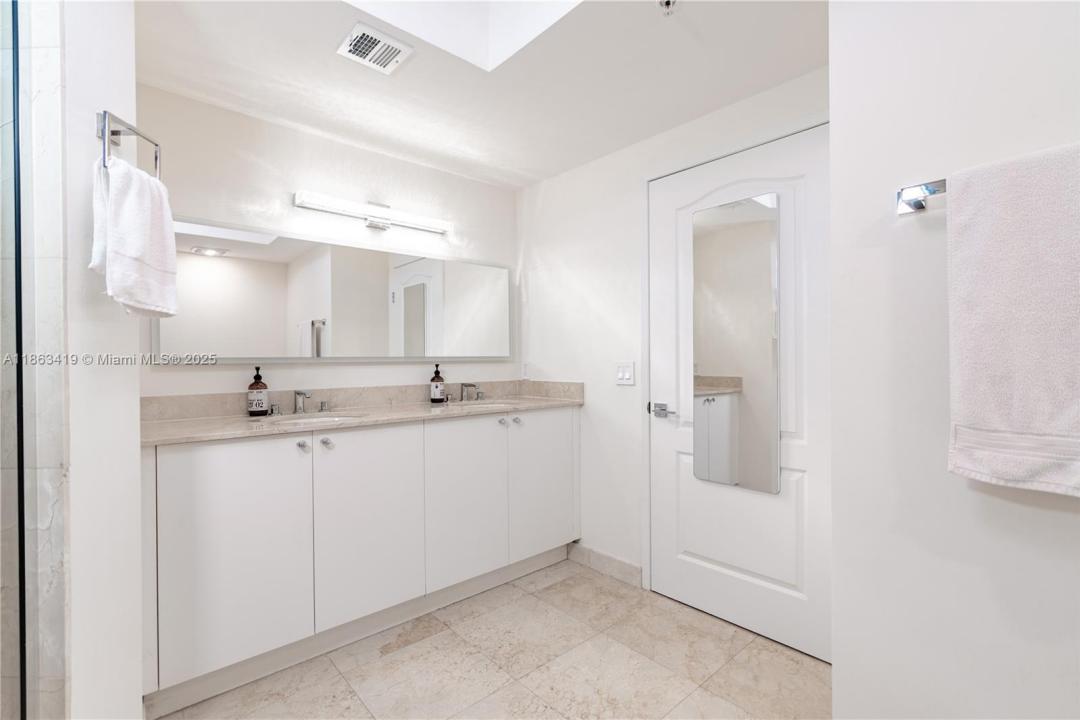 17555 Atlantic Blvd 508, Sunny Isles Beach, Florida 33160, Amerika Birleşik Devletleri