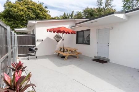 7815 NW 5th Ct 1, Miami, Florida 33150, USA