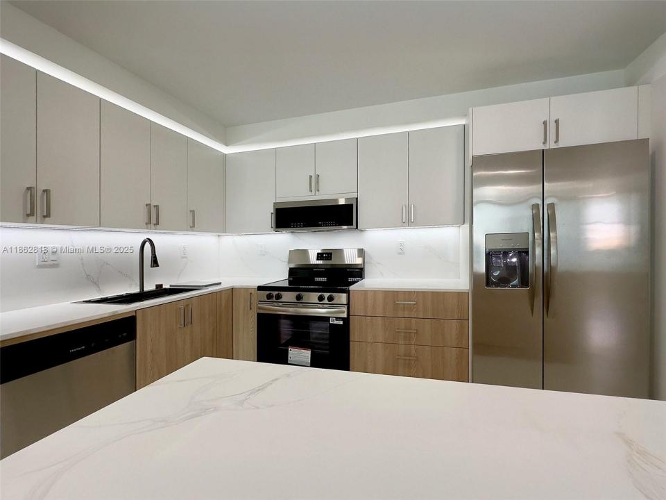 18151 NE 31st Ct 904, Aventura, Florida 33160, Estados Unidos