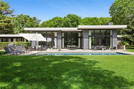 32 Neck Path, East Hampton, New York 11937