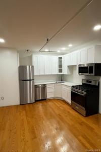 189 Gate Avenue, New York, New York 11238, USA