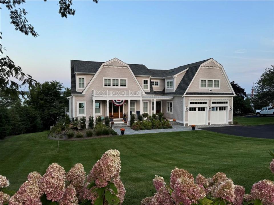 Surf Drive, Bristol, Rhode Island 02809, HOA KỲ