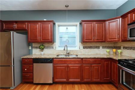 33 McMillen Street, Providence, Rhode Island 02904, USA