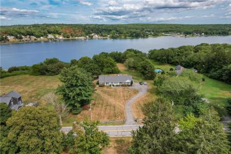 190 Nanaquaket Road, Tiverton, RI 02878, USA