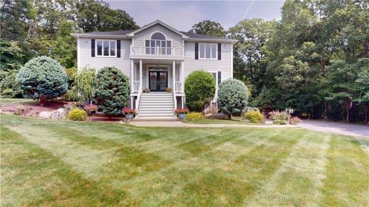 9 Mahoney Drive, Scituate, RI 02831, USA