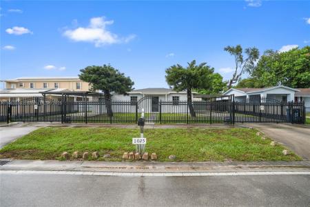 1025 Curtiss Dr, Opa-Locka, Florida 33054, USA
