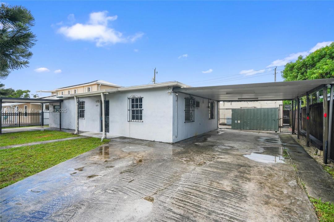1025 Curtiss Dr, Opa-Locka, 佛羅里達州 33054, 美國