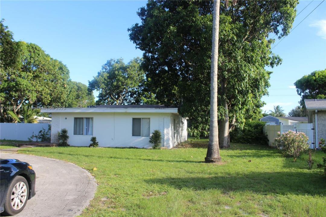 28 NE 164th St 0, Miami, Floride 33162, États-Unis