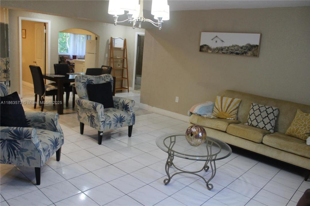 28 NE 164th St 0, Miami, Floride 33162, États-Unis