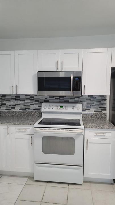 720 SW 7th St 720, Hallandale Beach, Florida 33009